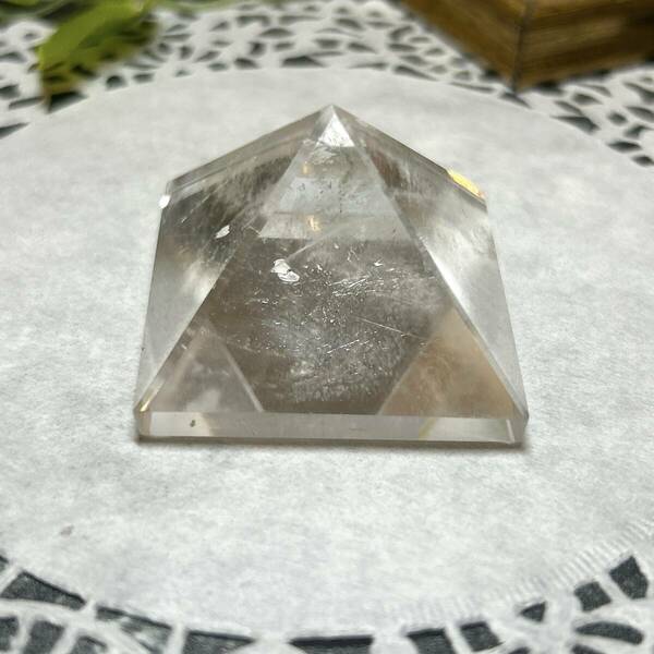 【E9475】水晶＊ピラミッド＊Quartz＊天然石＊磨き＊