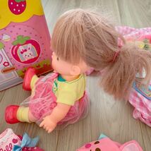 メルちゃん 人形 おもちゃ セット 大量 まとめて 本体 着せ替え 服 ドレス いちごのびようしつ お弁当箱 ランチボックス_画像7