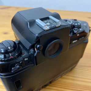 UTt503 Nikon F4 MB-21 フィルム一眼レフカメラ ボディ 現状品の画像4
