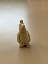 （みな・みな）ハンドメイド　陶器製箸置き　冠つきキングペンギン_画像3