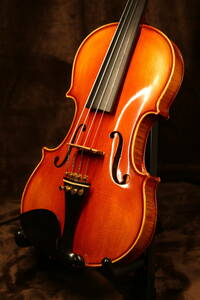 工房製　バイオリン　アンティークフィニッシュ　虎杢　美麗　裏板一枚　セット