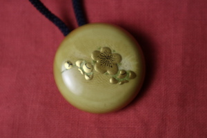 .. thing netsuke manju type plum inspection lacqering small . rare article rare antique objet d'art era 