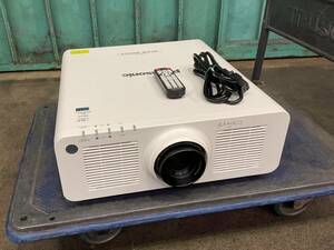 【名古屋発】Panasonic/パナソニック 業務用プロジェクター PT-RZ120JW 使用時間10953H