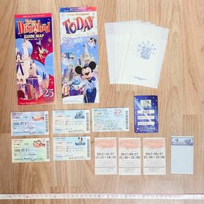ディズニー　25周年パンフレット ガイド　紙ナプキン　使用済みチケット　ファストパス　サンルートプラザ東京　カードキー(2004)