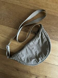  price cut ) Uniqlo round Mini shoulder bag beige 
