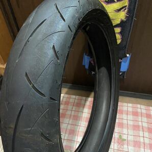 中古MCタイヤ バリ山 2023年製造 DUNLOP SPORTMAX ROADSPORT2 120/70ZR17 スポーツマックス ロードスポーツ2 120 70 17 1923 K4850の画像4