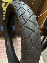 中古MCタイヤ 2023年製造 DUNLOP TRAILMAX MIXTOUR 110/80R19 ダンロップ トレイルマックス 110 80 19 0323 K4884_画像5