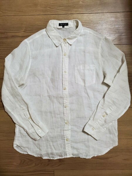 インディヴィ　INDIVI リネンシャツ　涼しい長袖シャツ　 白　美品　麻100％