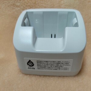 送料無料 NTT ドコモ F49 卓上ホルダ 卓上ホルダー 中古品 メーカー製造終了品 NTTドコモ 富士通コネクテッド テクノロジーズ 株式会社