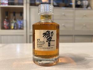 42677 サントリー 響 17年 裏ゴールドラベル 180ml 43％ SUNTORY【福岡県内限定発送】