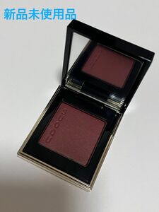 未使用品　SUQQU スック トーンタッチアイズ17美蘇芳BISUOU