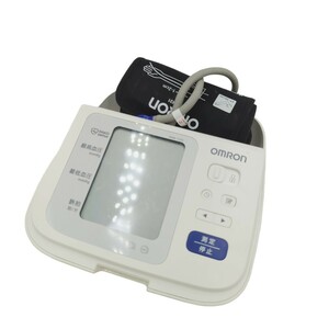 H05093 上腕式血圧計 血圧計 自動電子血圧計 自動血圧計 上腕式 オムロン OMRON HEM-7310 難あり