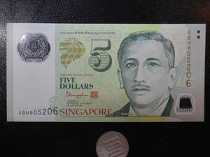 シンガポール 2005年 5Dollars 未使用 △2つ