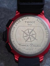 （一円スタート）TISSOT　T-RACE TOUCH ケース裏チタニウム　クォーツ　電池切れ　現状渡し　タッチパネル　Tレースタッチ　RED　BLACK_画像2