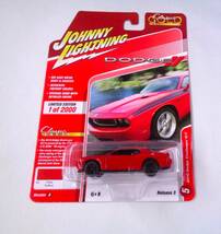 ◆JOHNNY LIGHTNING　ジョニーライトニング　1/64　2010 Dodge Challenger R/T　TorRed　ダッジ チャレンジャー_画像1