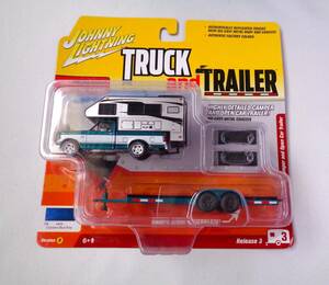 ◆JOHNNY LIGHTNING　ジョニーライトニング　1/64　1993 Ford F-150 with Camper and Open Car Trailer　Blue　フォード
