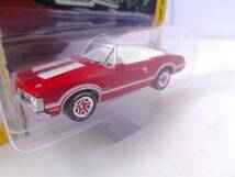 ◆JOHNNY LIGHTNING　ジョニーライトニング　1/64　1970 Olds Cutlass 442 Convertible　Matador Red　オールズ カトラス コンバーチブル_画像2