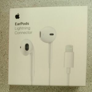 EarPods with Lightning Connector MMTN2J/A ホワイト