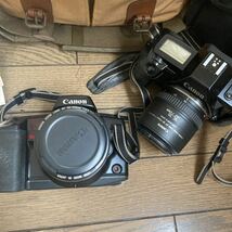 Canon 一眼レフ フィルムカメラ EOS キャノン レトロ EF1 JAPAN 2台　説明書　カバン付_画像2