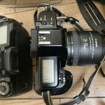 Canon 一眼レフ フィルムカメラ EOS キャノン レトロ EF1 JAPAN 2台　説明書　カバン付_画像8