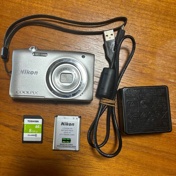Nikon COOLPIX A100 コンパクトデジタルカメラ