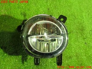 1UPJ-15711182]BMW 320i touring F31(8A20) left foglamp used 