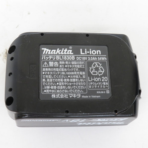 makita マキタ 18V 3.0Ah Li-ionバッテリ 残量表示付 充電回数15回 BL1830B A-60442 中古美品の画像4
