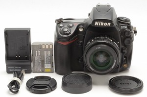 ニコン Nikon D700 FX一眼レフカメラ + AF NIKKOR 24mm F2.8 広角単焦点レンズセット T0107