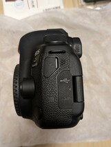 【美品】Canon EOS6D Mark2　中古　ボディ　元箱付属品あり デジタル一眼レフカメラ キヤノン_画像3