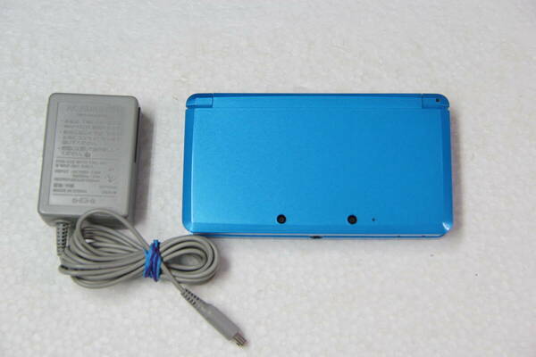 ニンテンドー3DS本体 ライトブルー 電源コード/2GBメモリカード付属