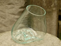 固まる直前の吹きガラスを流木の台座の上にのせ成型させたユニークな花瓶のみh16cm　金魚鉢、アクアリウム、テラリウム 0512_画像3