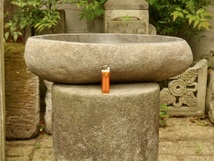 自然石の洗面鉢w53cm／23kg 排水栓付き ガーデニング　洗面ボウル　屋外洗面器　ガーデンエクステリア 0513_画像2