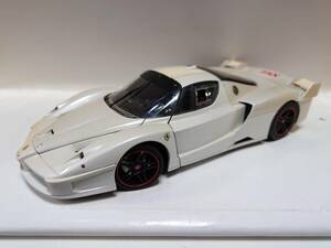 B-0778　中古品◇ミニカー　1/18　Hot Wheels ホットウィール　Ferrari　フェラーリ　FXX　ホワイト