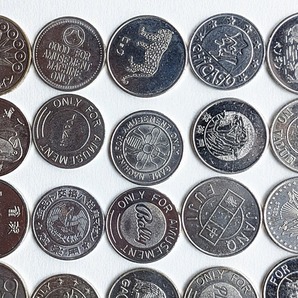 ◎ 昭和レトロ ゲーセン コイン・メダル  コレクション３０種 ビニールポケット入りの画像2