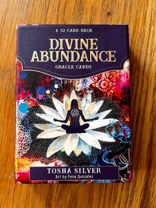 英語版　DIVINE ABUNDANCE oracle cards