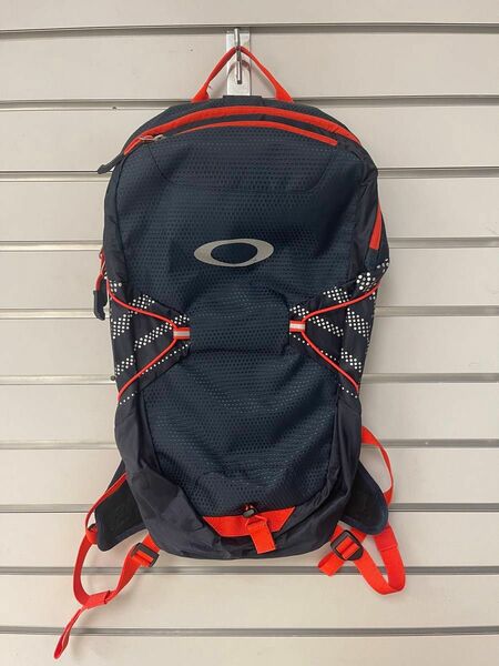 OAKLEY サイクリングBAG 新品未使用、送料込み！ リュック アウトドア