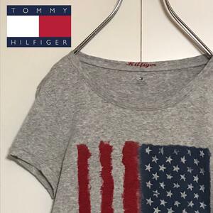 【人気定番】トミーヒルフィガー 星条旗プリントTシャツ　タイト　A1154