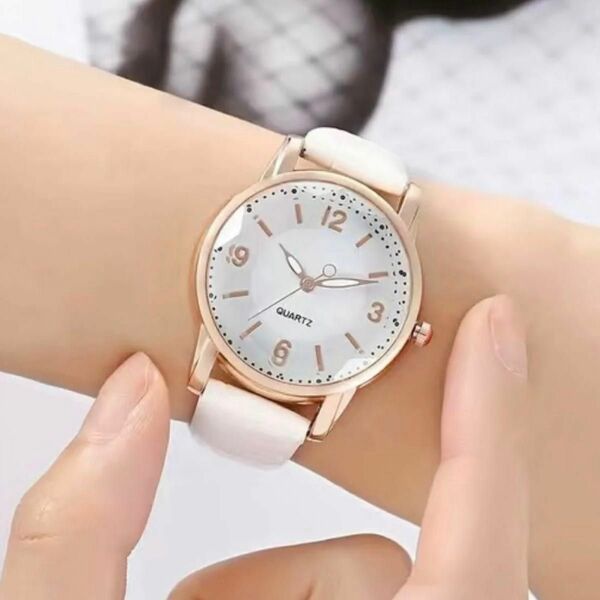 新品　レディースシンプル腕時計 ファッション時計 時計 アナログ　大人可愛い　ホワイト　フェミニン　きれいめ　お洒落　綺麗　白色