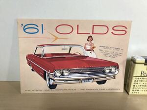 英文・旧車カタログ　GENERAL MORTORS　'61 OLDS　1枚物/八つ折り　ヤケ/シミ/汚れ/擦れ/折れ/他難あり