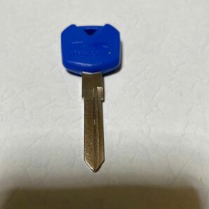 カワサキブランクキー(合鍵)色ブルー、純正品では有りませんがカワサキバイクに適合しますzzr600.