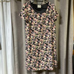 値下げしました！tocco closet ワンピース 花柄 半袖 ひざ丈