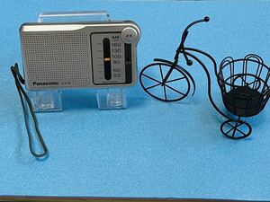 パナソニック ラジオ　Panasonic R-P30-S 乾電池使用　稼動品