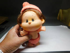 岡黒　稀少　当時物　不明な可愛いソフビ人形　身長約２０ｃｍ　珍品　売り切り