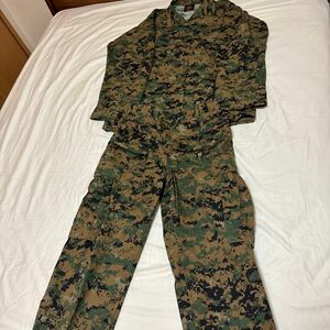 米軍迷彩 上下セット 戦闘服　米軍本物 ARMY MARINES 新品　未使用　姓名刺繍あり