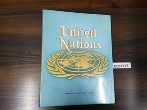 0503Y23 国連切手　1951～　一部消印付き・台紙に貼りつき等あり　アルバム1冊まとめ　※写真、下にも掲載　※詳細は写真参照
