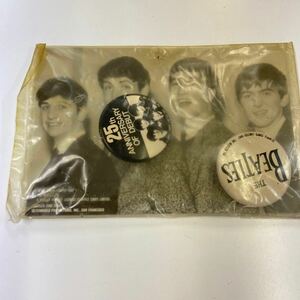 a011 ビートルズ　25th 缶バッジ2個セットグッズセット The Beatles 昭和レトロ