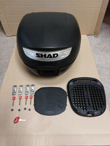 SHAD リアボックス トップケース SH26 中古品　取りつけベース有り 鍵1つ