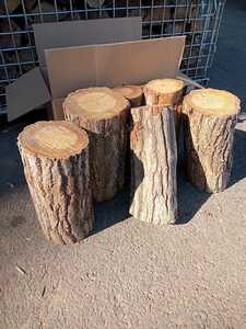  firewood sphere cut . circle futoshi 1 box 4~5 pcs insertion .!! wood stove . oneself firewood tenth . would like to enjoy person .*