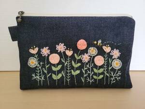 ハンドメイド 手刺繍 デニム 刺繍ポーチ ピンク系