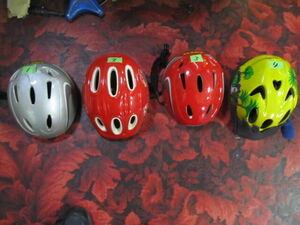(^－^)　子供用ヘルメット　ジャンク品　1点の価格　【パパチャリ市場】